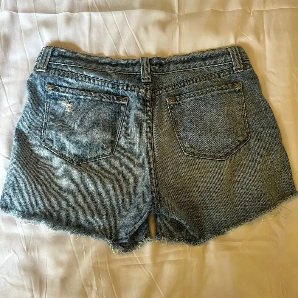 J brand cotton denim soho shorts with frayed hem. Women size 26